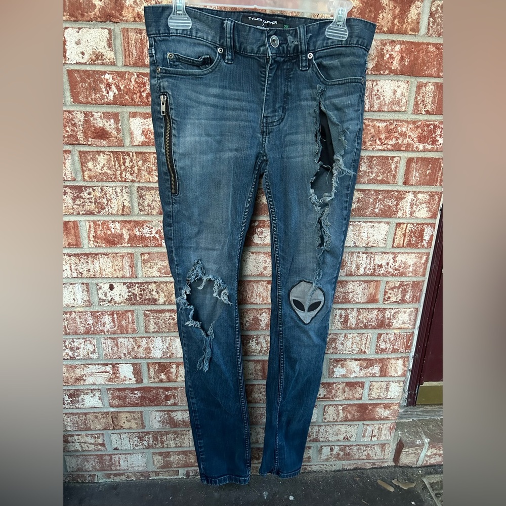 Hot Topic Tyler Carter 30x30 Alien Patch Distressed Skinny Denim Jeans